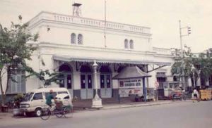 Sejarah_stasiun_surabaya_kota_semut