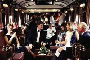 Venice-Simplon-Orient-Express-champagne-in-the-Lounge-Bar