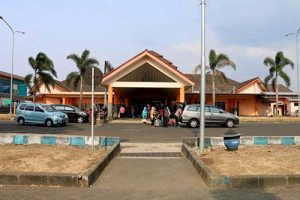 Bangunan terminal lama, kini menjadi terminal khusus kedatangan. 