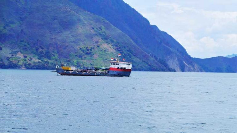 Mau ke Pulau Samosir? Ini Pilihan Rutenya