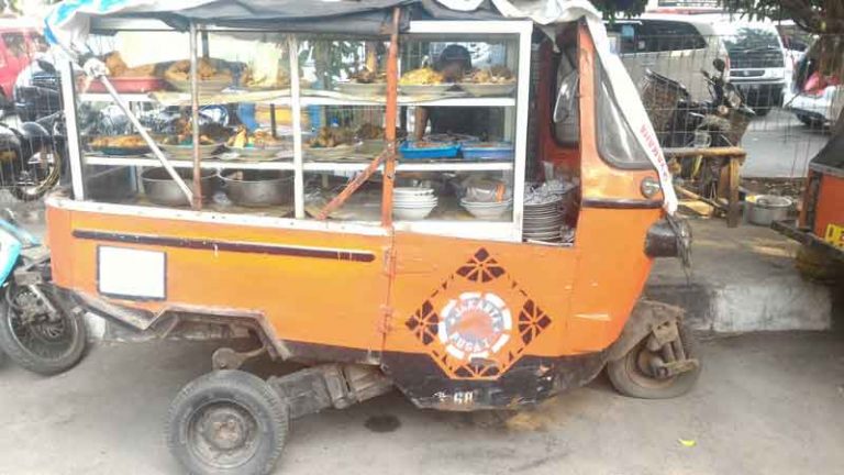 Bajaj, Angkutan Beroda Tiga Yang Melegenda
