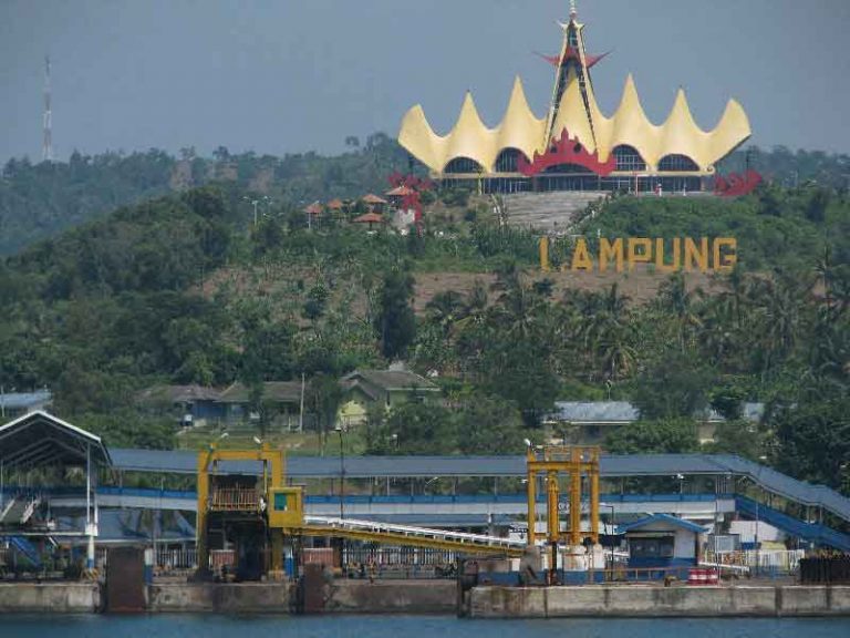 Pacu Konektivitas Infrastruktur, Jokowi Minta Pelayanan di Pelabuhan Bakauheni Ditingkatkan