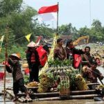 17-perahu-getek-beradu-cepat-di-sungai-bengawan-solo-RI9N4NwlEI