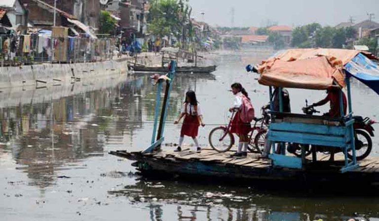 Perahu Eretan, Tetap Bertahan di Tengah Gempuran Inovasi dan Modernisasi
