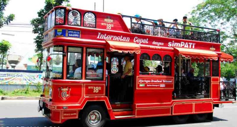 Keliling Bandung Naik Bus Bandros Yuk!