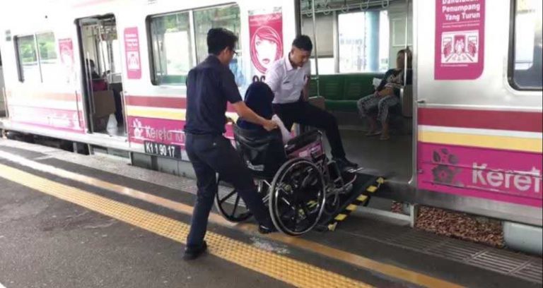Mei 2017, PT KCJ Tambah Portable Ramp di 74 Stasiun