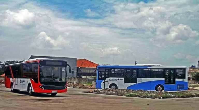 TransJakarta Terintegrasi KWK dengan Kartu seharga Rp15 ribu di Jam Sibuk