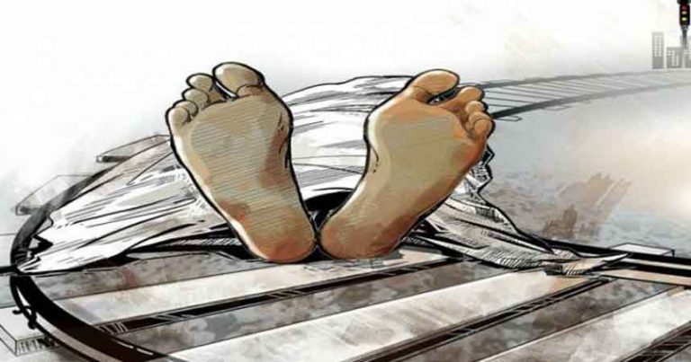 Seruduk Pria Hingga Tewas, Kereta Ini Telantarkan Ribuan Penumpang