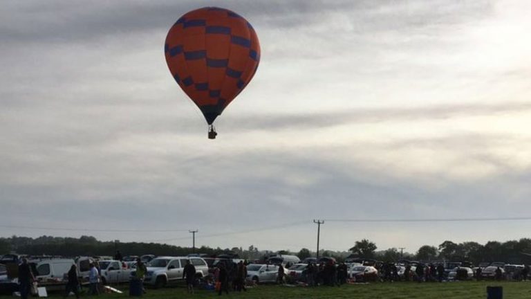 Jatuh Dari Balon Udara Hingga Tersengat Listrik, Gadis Belia Ini Tetap Selamat
