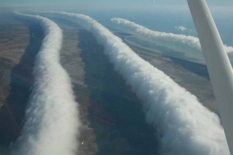 Terlihat Cantik, Ternyata Awan-Awan Ini Berbahaya