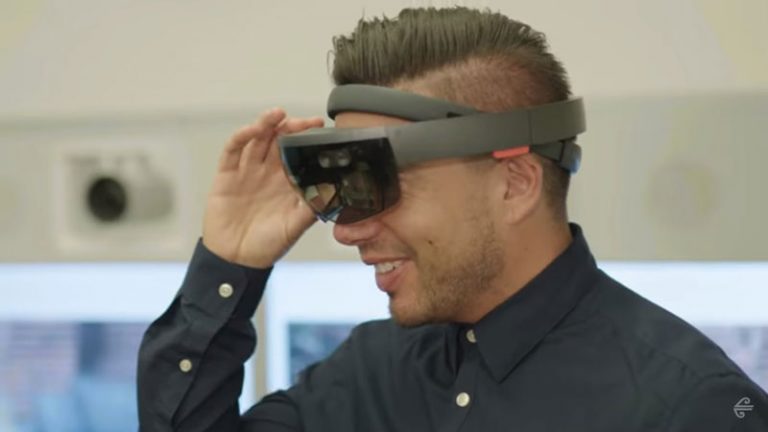 Identifikasi Kebutuhan Penumpang, Awak Kabin Air New Zealand Adopsi Augmented Reality