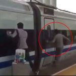 finger-stuck-in-train-door-china_650x400_81494920207