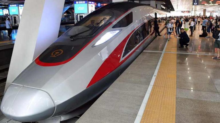 Terbebas dari Status Skors, Kereta Peluru Cina Siap Mengular Kembali