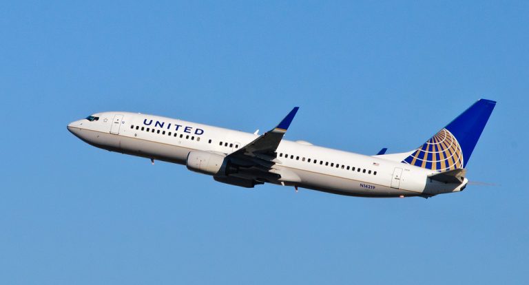 Raba-Raba Seorang Remaja Putri, Penumpang United Airline Ditangkap FBI