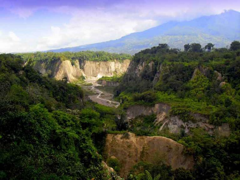 Ngarai Sianok, Patahan Lempeng yang Indah Dipandang Mata