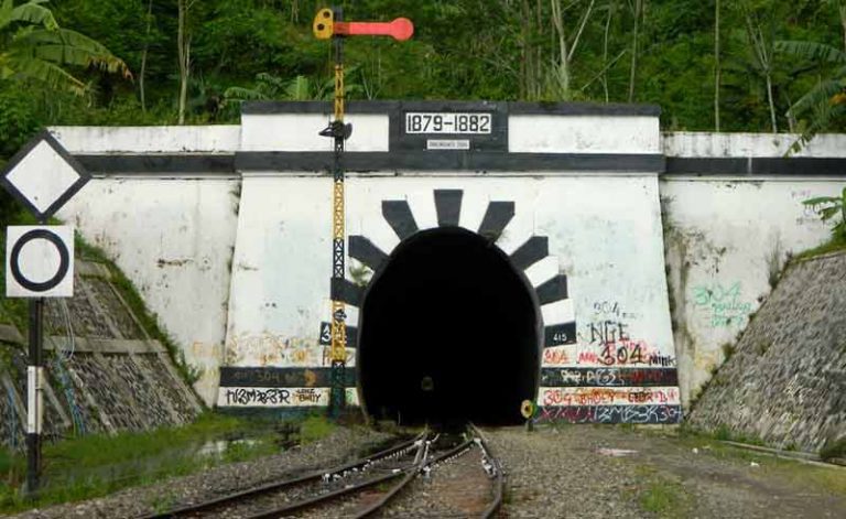 Lampegan, Terowongan Tertua di Indonesia, Abadikan Misteri Nyi Ronggeng