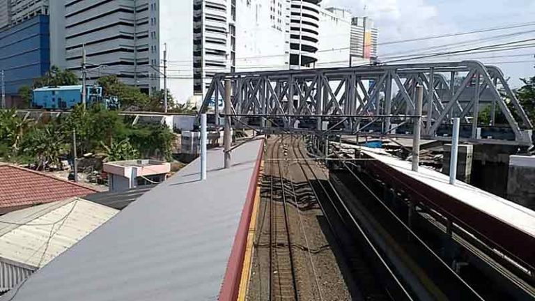 Seutas Cerita di Balik Kelamnya Stasiun Kampung Bandan