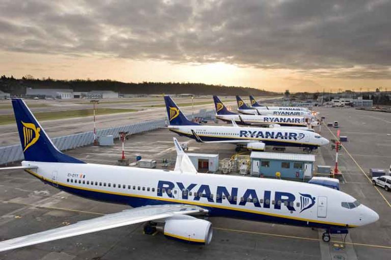 Alami Krisis Penerbang, Ryanair Undang Mantan Pilot Untuk Bergabung Kembali