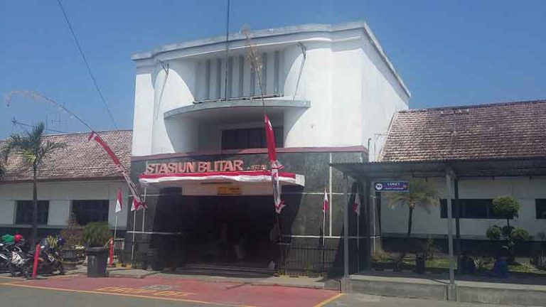 Stasiun Blitar, Sejarah Panjang dari Fokker Hingga Soekarno