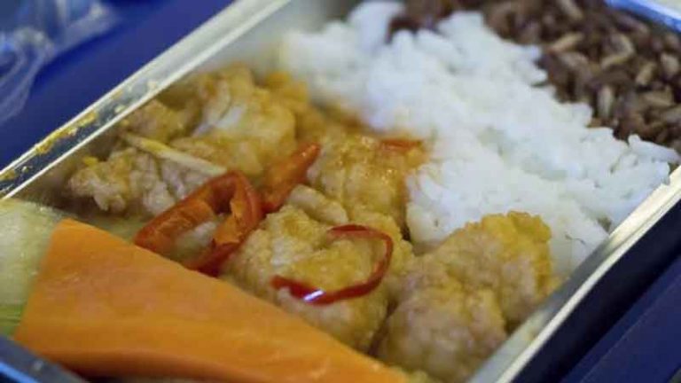 Beragam Alasan Hidangan di Kabin Pesawat Tak Senikmat di Darat