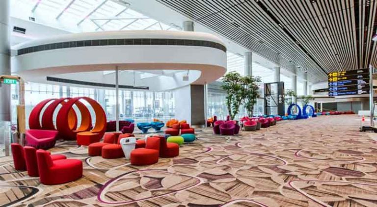 Bandara Lapisi Lantai dengan Karpet, Ternyata Ini Alasannya!