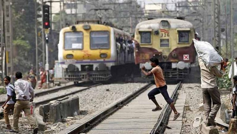 Cegah Kecelakaan di Perlintasan Sebidang, Indian Railways Adopsi Teknologi Satelit