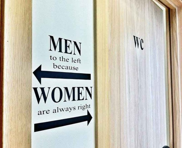 Ada Tanda Unik di Toilet Luar Negeri, Jangan Salah Artikan Yaa..