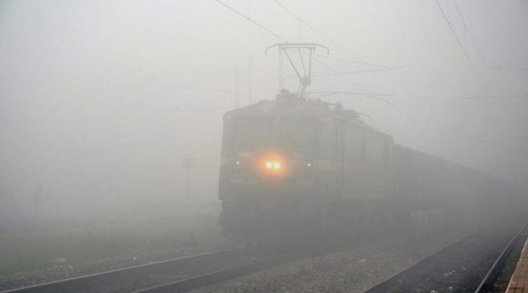 Antisipasi Gangguan Kabut Saat Musim Dingin, Ini Yang Disiapkan Perkeretaapian India!
