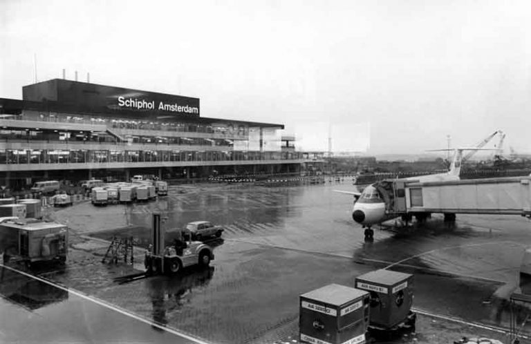 Belanda Diterpa Cuaca Buruk, Bandara Schiphol Bakal Lebih Sepi di Akhir Tahun