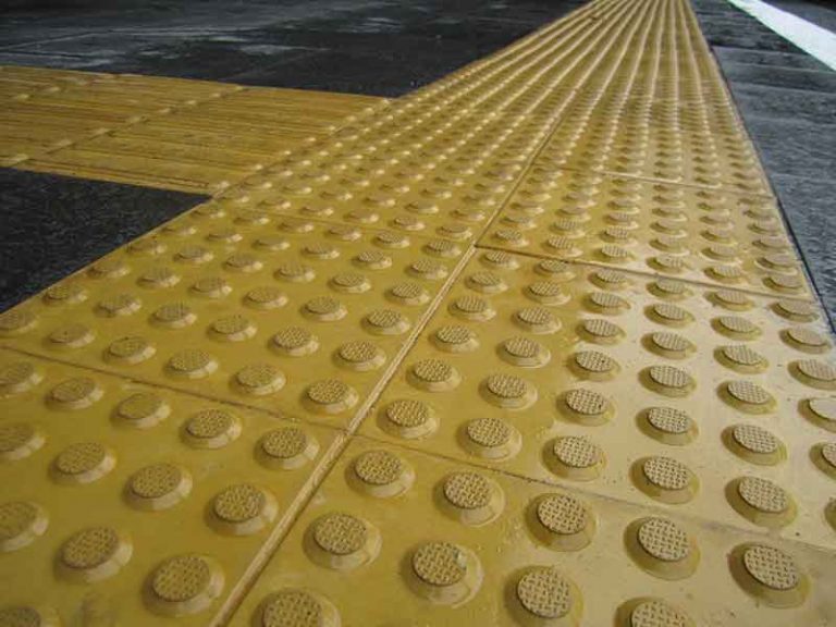 Sering Terlupakan, Tactile Paving Penting Sebagai “Pemandu” Kaum Difabel