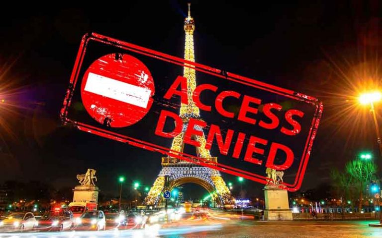 Ambil Foto Menara Eiffel di Malam Hari = Ilegal!