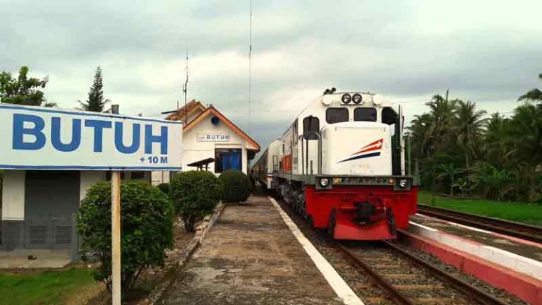 Butuh? Ternyata Ini Nama Stasiun Lho!