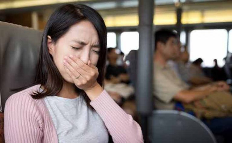 Duduk di Kursi Belakang Bus Lebih Cepat Mabuk, Ini Dia Penyebabnya!