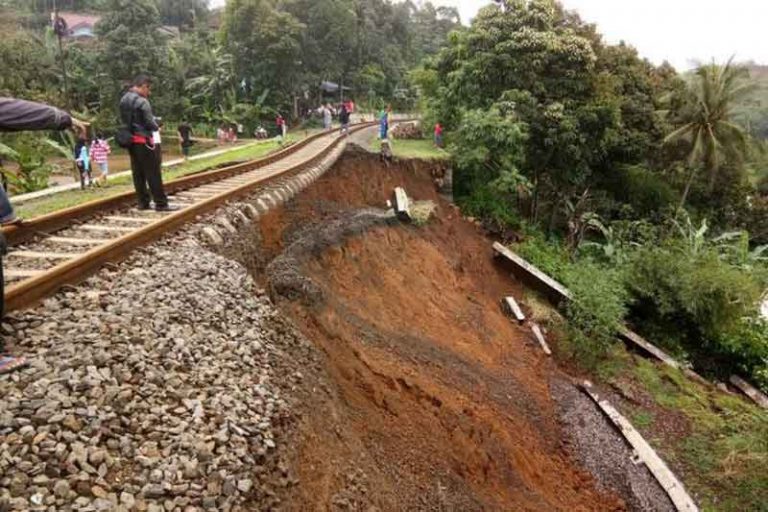 14 Februari, PT KAI Targetkan Jalur Kereta Bogor-Sukabumi Kembali Beroperasi