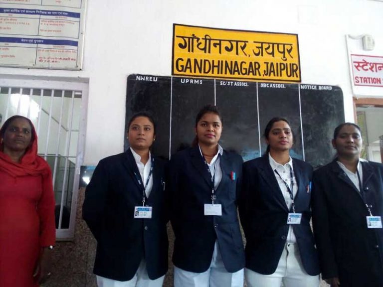 Stasiun Gandhinagar Jaipur, Gunakan Seluruhnya Petugas Wanita!