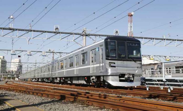 Berawal dari Ketidaksengajaan, Kereta Komuter Ini Putarkan Alunan Lagu Klasik Selama Perjalanan!