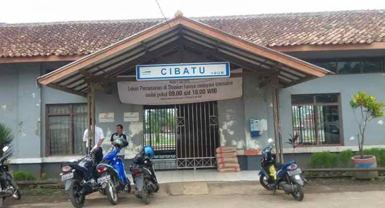 Stasiun Cibatu, Nuansa Vintage Yang Tak Lekang Ditelan Zaman