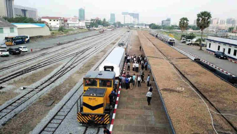 Gunakan Armada ‘Sementara’, Menteri Transportasi Kamboja Resmikan Layanan Kereta Bandara