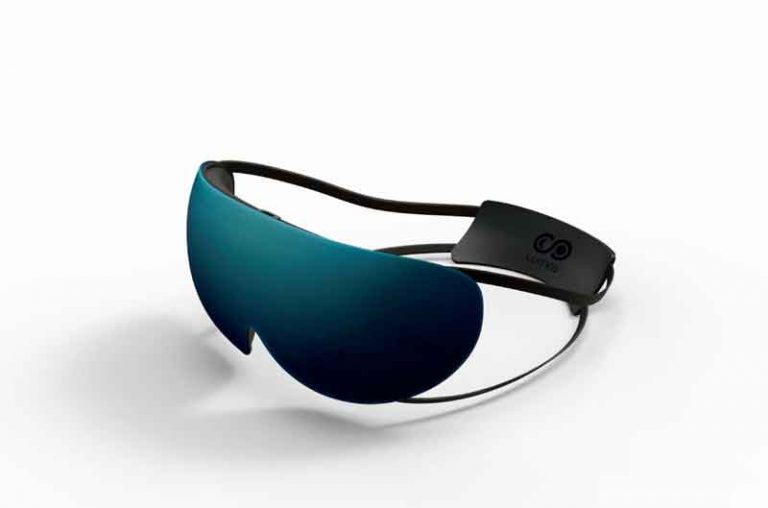 Atasi Jetlag, LumosTech Hadirkan Masker Tidur Pintar
