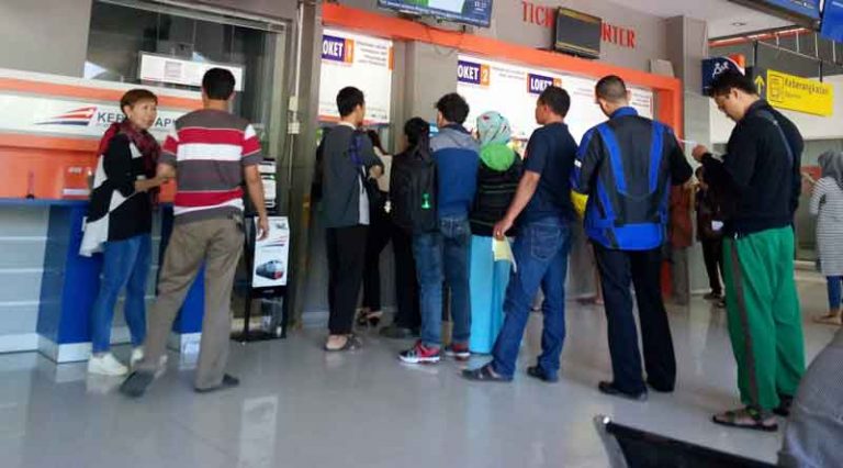 Mau Membatalkan atau Merubah Jadwal Tiket Kereta Api? Baca Ini Dulu Ya!