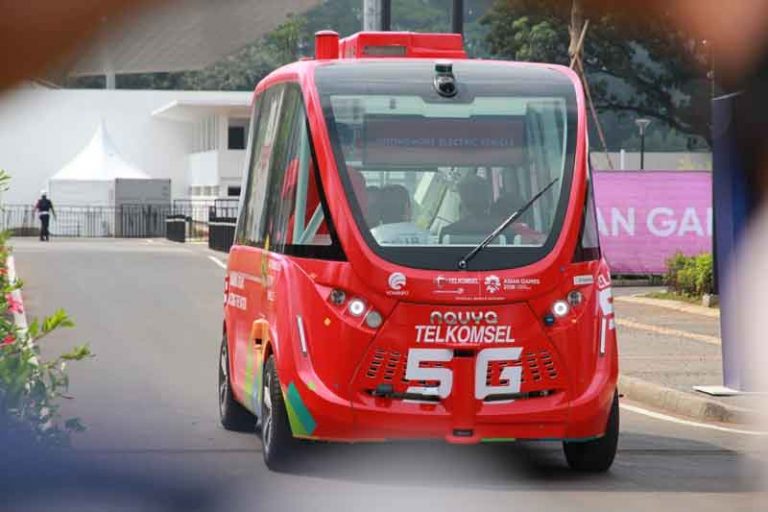 Adopsi Vehicle-to-x, Bus Otonom Telkomsel 5G Ramaikan Asian Games 2018