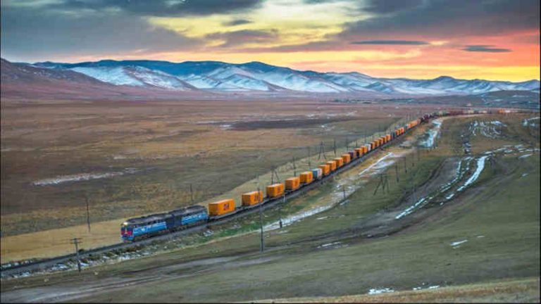 Jepang dan Rusia Sepakat Kembangkan Jalur Kereta Kargo Trans-Siberia