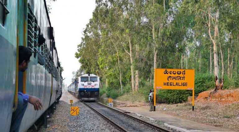 4 Tahun Selalu Terlambat dan Tertunda, Penumpang Kereta Ernakulam Express Layangkan Protes