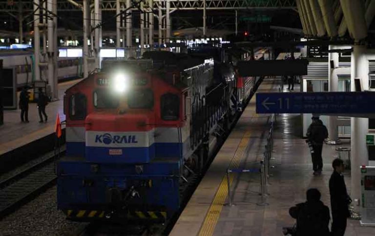 Setelah 18 Hari Inspeksi, Kereta Korea Selatan Kembali dari Korea Utara