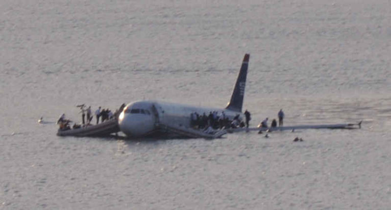 Kenang Peristiwa “Miracle on the Hudson”, AS Bangun Museum “Kapten Sully”