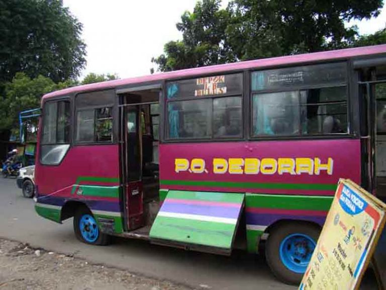 “Debby,” Sebutan Kesayangan untuk Bus PO Deborah Rute Depok – Lebak Bulus