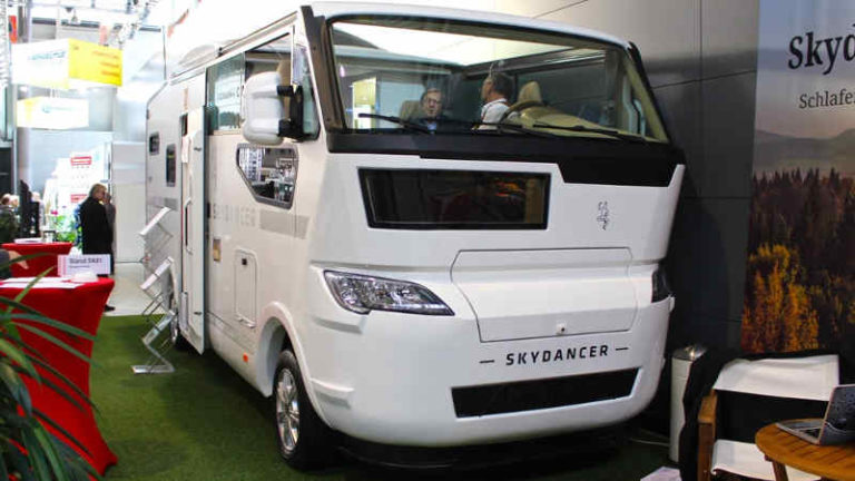 Apéro Camper-Cabriolet, Van Berukuran Besar yang Serba Komplit!