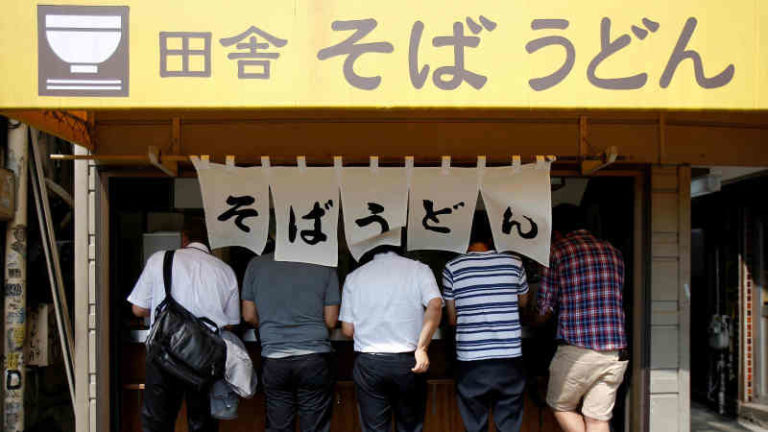 Di Jepang, Bisa Makan Mie Gratis Asalkan Datang ke Stasiun Lebih Awal!
