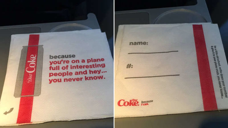 Rilis Tisu ‘Kontroversial,’ Delta Air Lines dan Coca-Cola Minta Maaf Kepada Penumpang