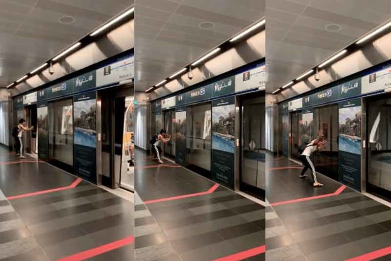 Dikira Keluarkan Tenaga Dalam Untuk Buka Pintu MRT, Ternyata Wanita Ini Berlatih Yoga